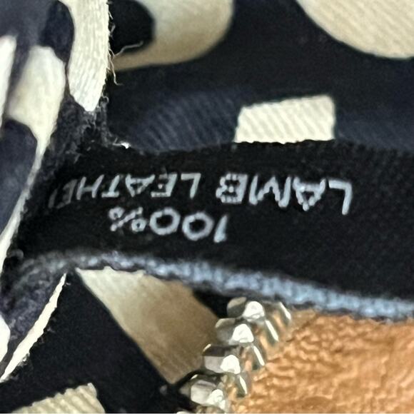 Marc by Marc 9”x7” Jacobs Leather Crossbody 0522 light brown bronze - Picture 8 of 10